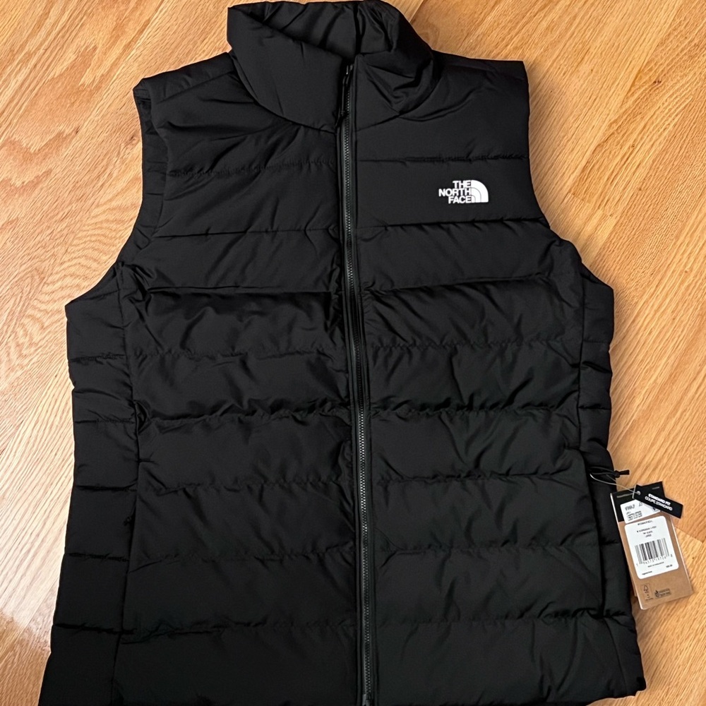 North Face Women’s Aconcagua 3 Vest NWT black LARGE